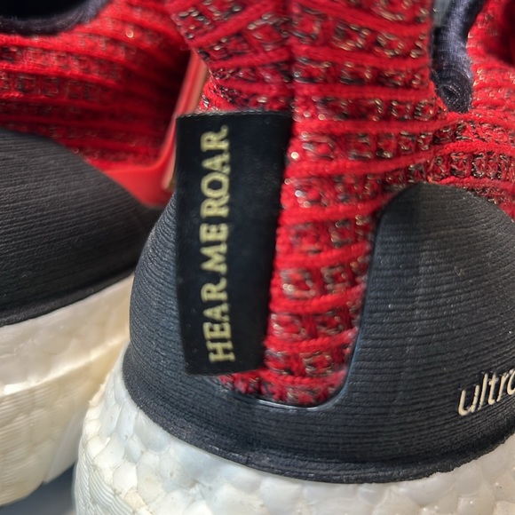 Adidas Ultraboost “Game of Thrones” Edition with Gold Accents (Size 8). - Picture 8 of 10